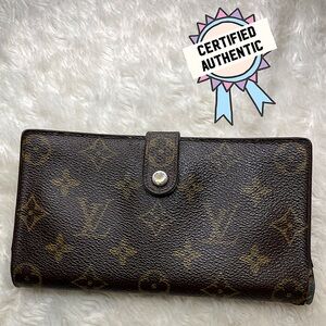 ✨ Certified Authentic Louis Vuitton LV Monogram Wallet.